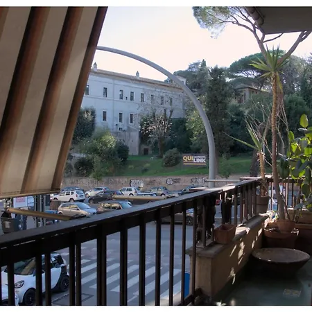 Ficus Corner - Vatican Rome